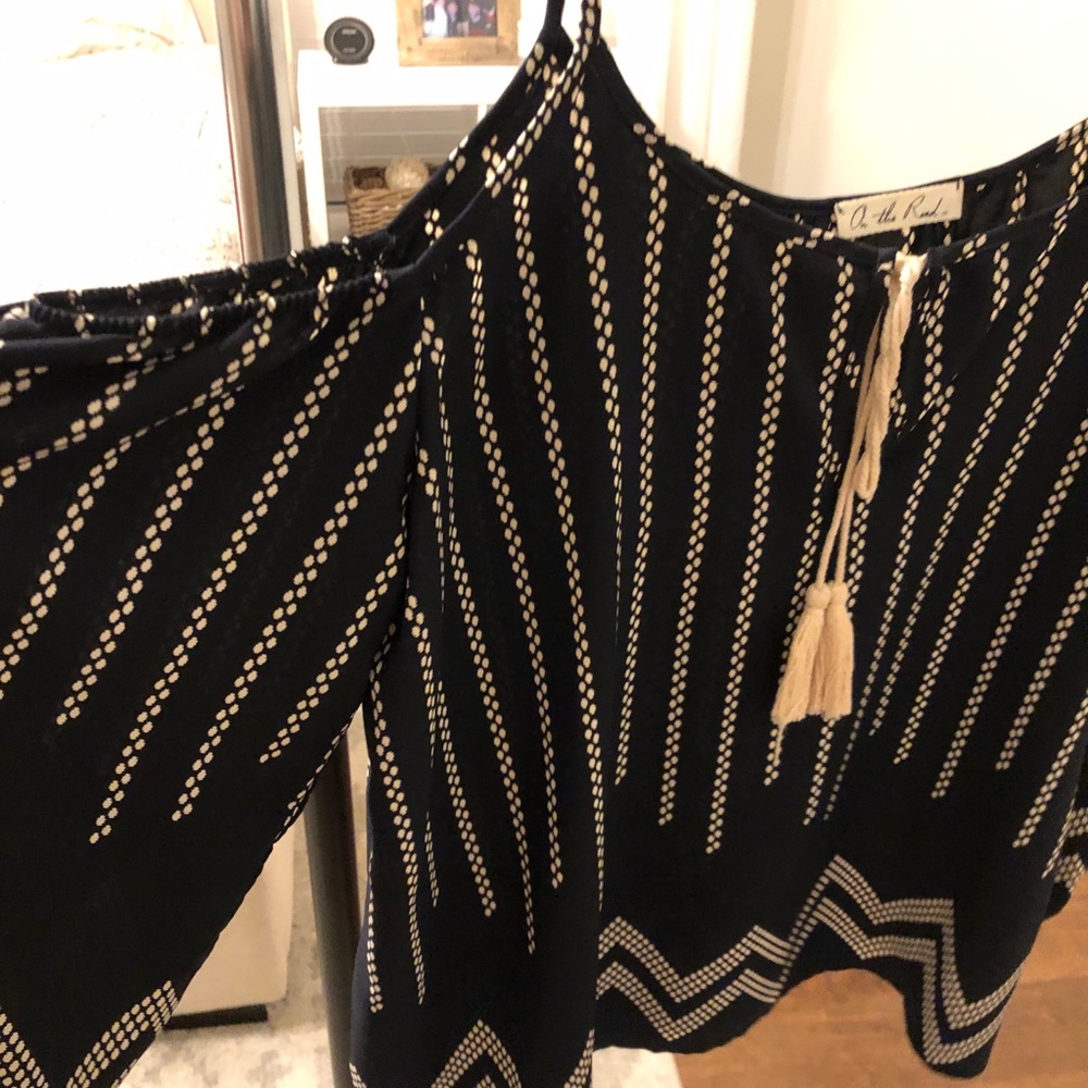 Open shoulder flowy top